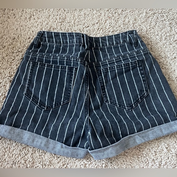 HT Denim mom short size 1 - Picture 2 of 2